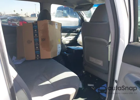 2014 Toyota Tacoma Prerunner V6 z USA, uszkodzony, nr VIN 3TMJU4GN9EM173456